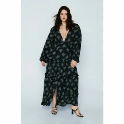 NastyGal Plus Size Heart Tiered Maxi Dress For Female