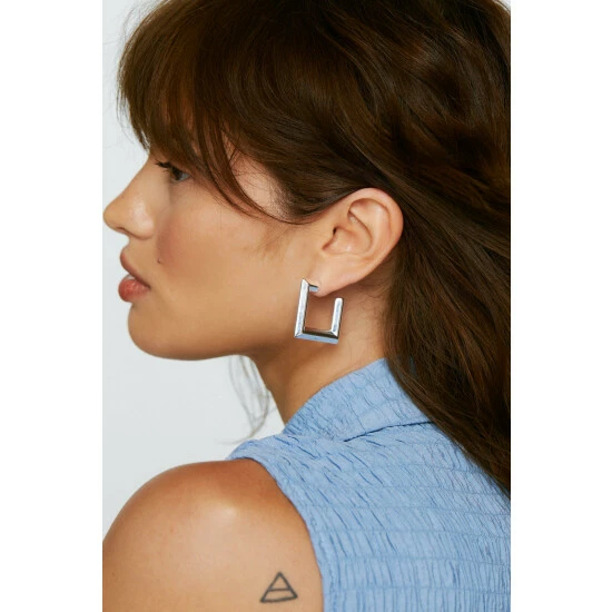 NastyGal Sterling Silver Square Hoop Earrings For Female - Image 2