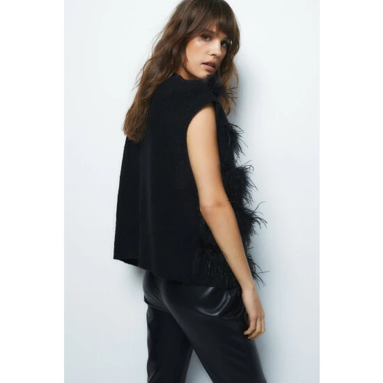 NastyGal Premium Faux Feather Knitted Gilet For Female - Image 4