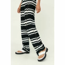 NastyGal Leather Cleated Toe Thong Sandals For Female