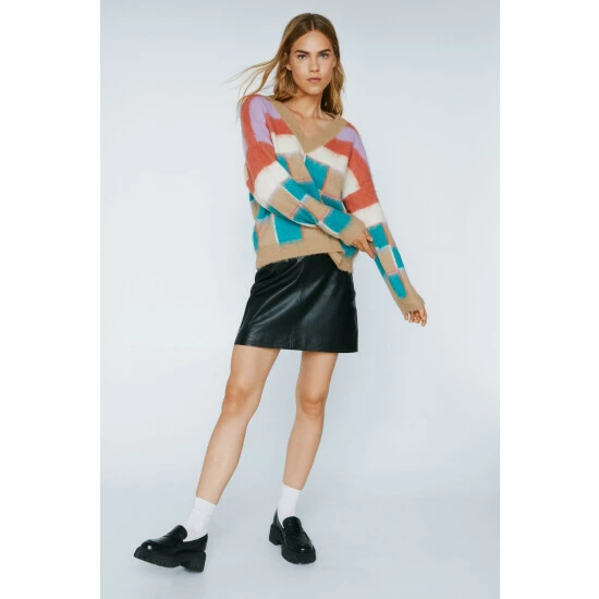 NastyGal Check Print V-Neck Knitted Sweater For Female - Image 2