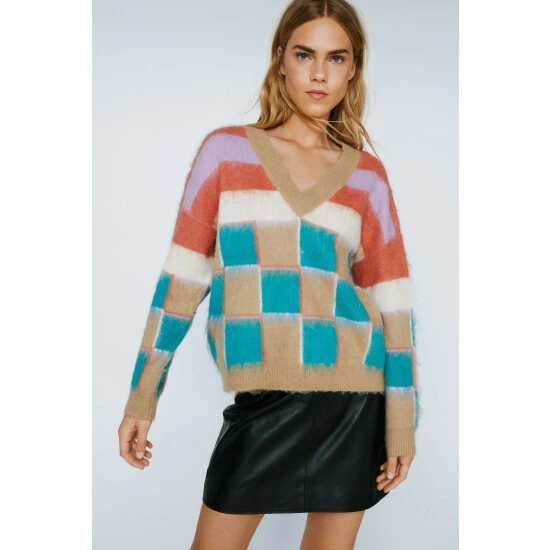 NastyGal Check Print V-Neck Knitted Sweater For Female - Image 3