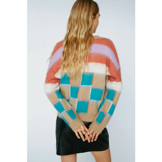 NastyGal Check Print V-Neck Knitted Sweater For Female - Image 4