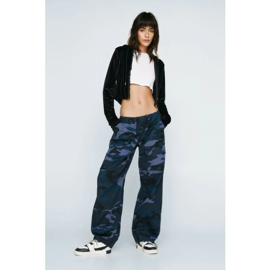 NastyGal Premium Velour Cropped Zip Up Hoodie For Female - Image 2